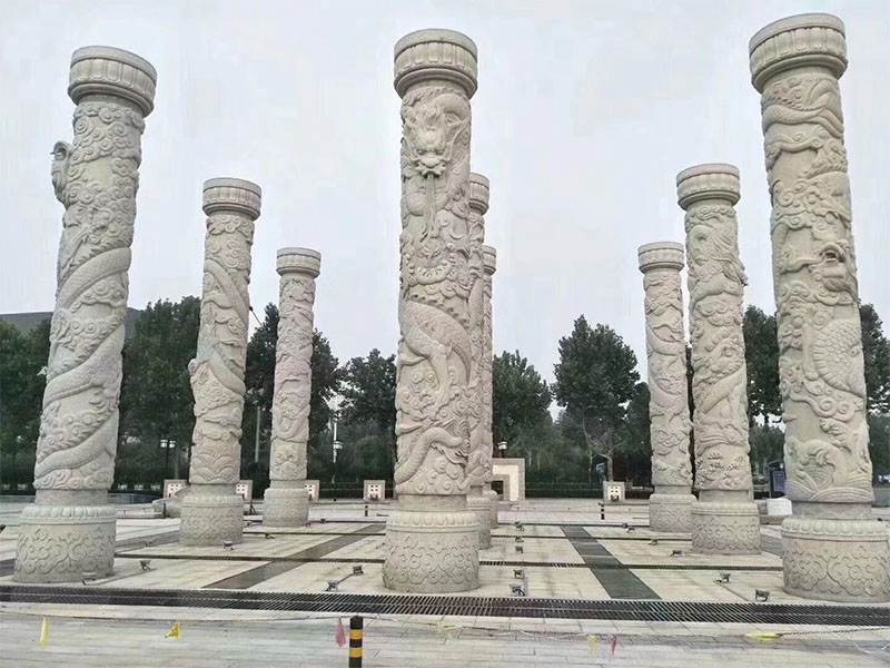 龍柱