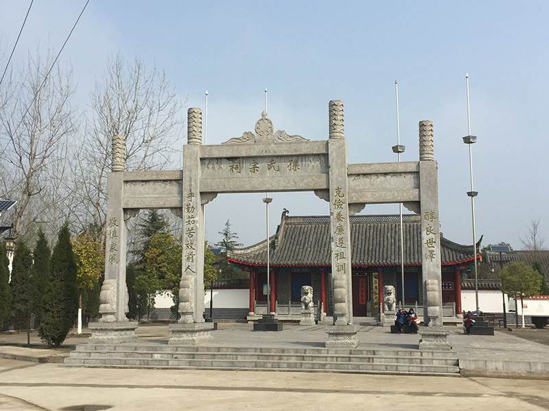 農(nóng)村石牌樓